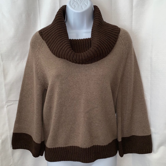 Pria Sweaters - EUC - Pria Cowl Neck Cropped Sweater!!
